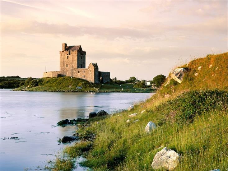 Castles Wallpapers - Dunguaire Castle, Kinvara, Ireland.jpg